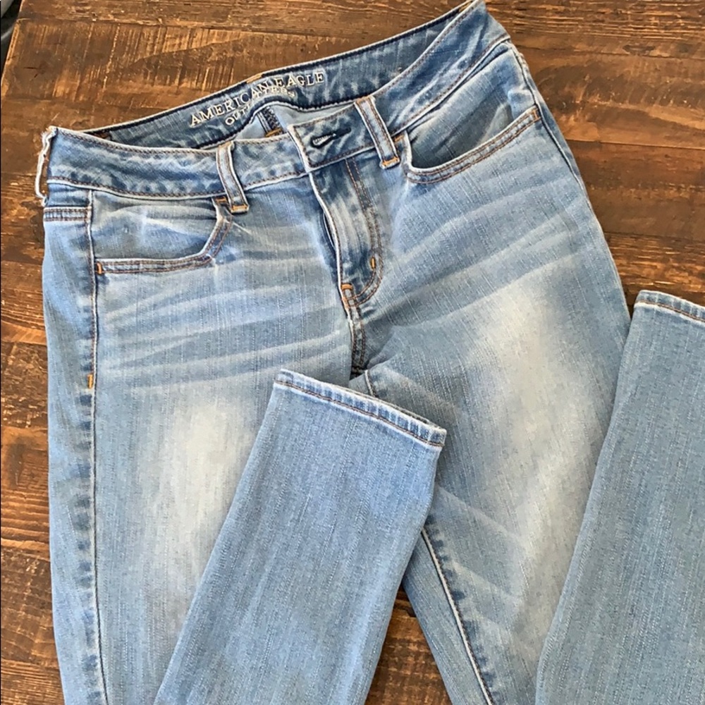 AMERICAN EAGLE JEANS